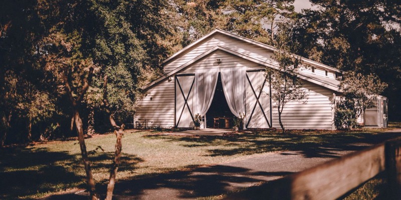 Love Magnolia Barn